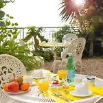מלון De Charme Regency