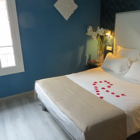 Отель De Charme Regency