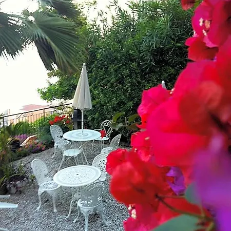De Charme Regency Hotel