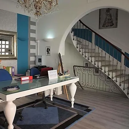 De Charme Regency Hotel