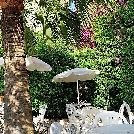 De Charme Regency Hotel 2*